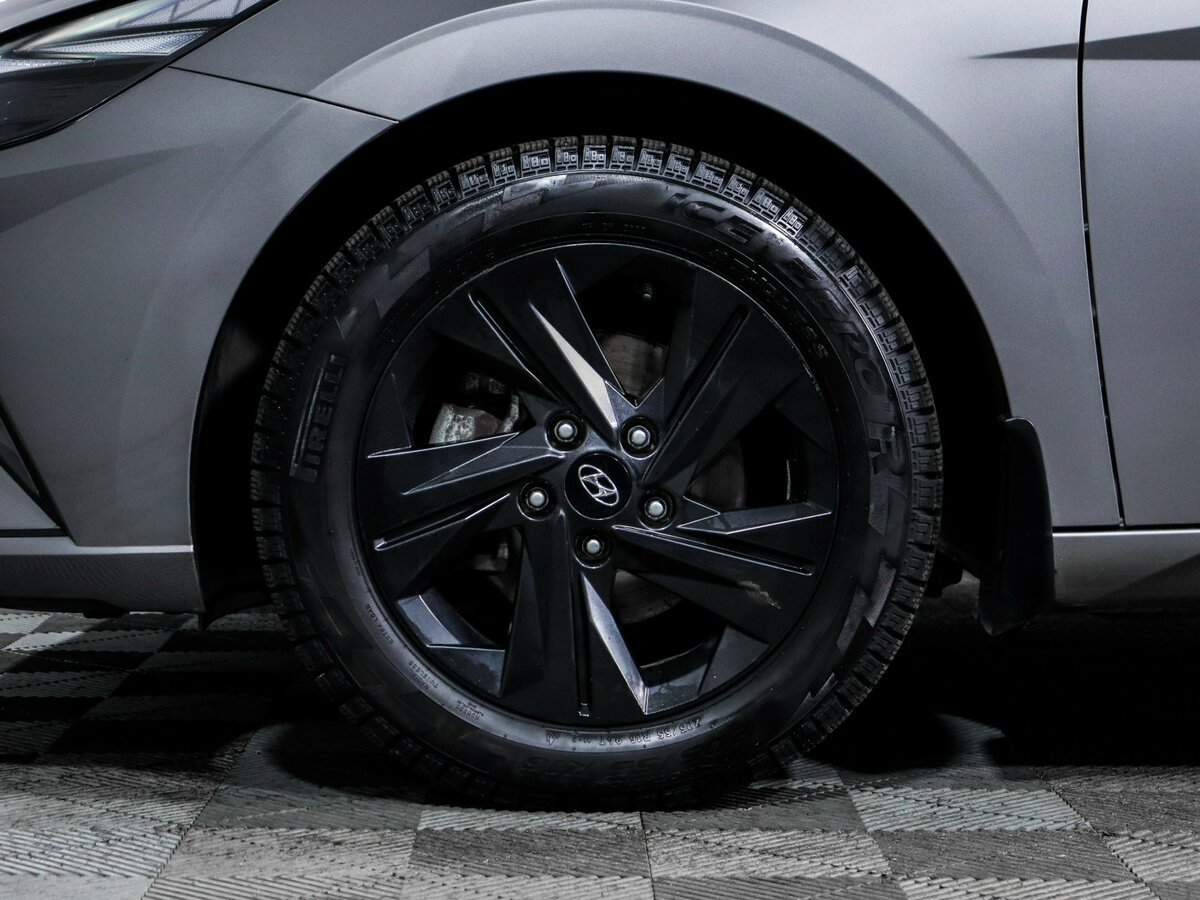 Hyundai Elantra с пробегом — 2021 год. Фото: #12