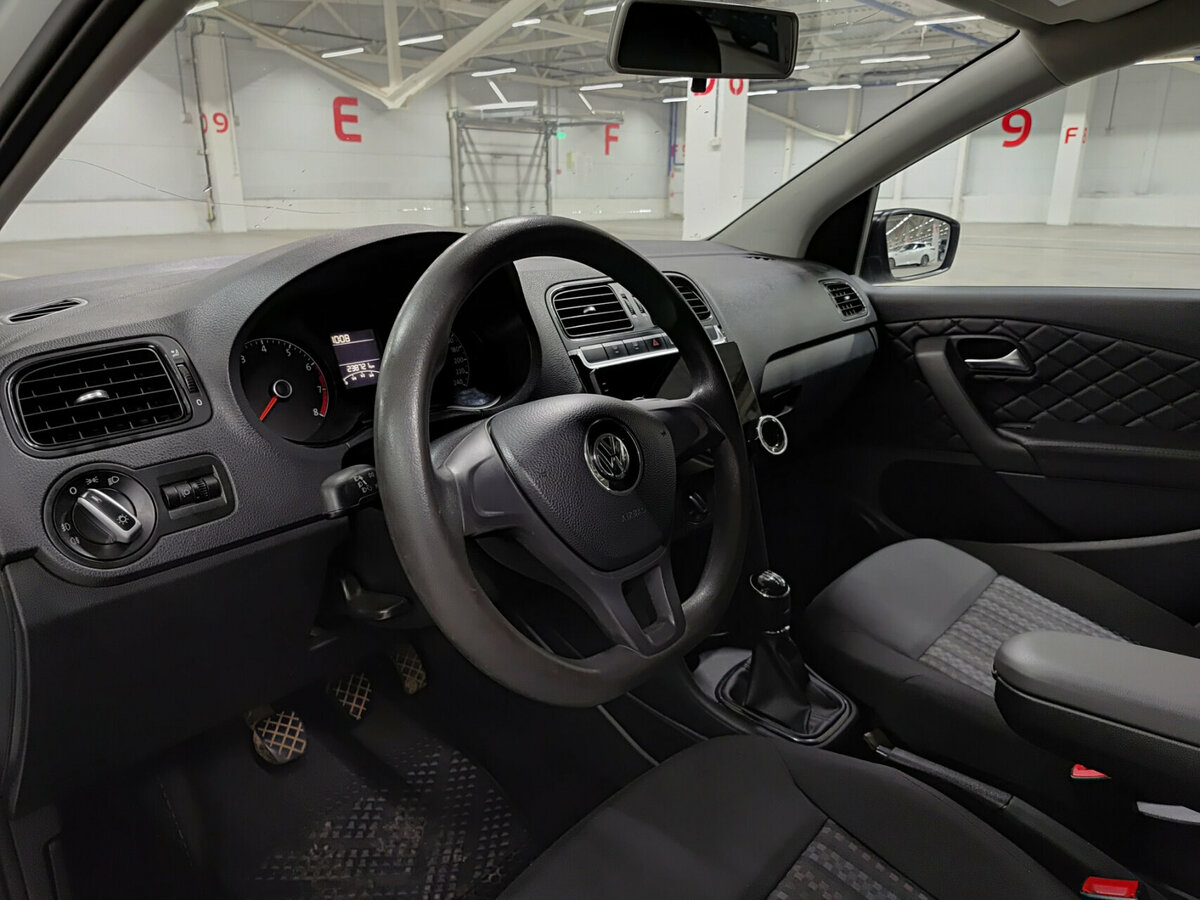 Volkswagen Polo с пробегом — 2017 год. Фото: #15