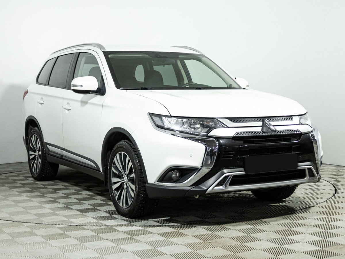 Mitsubishi Outlander с пробегом — 2018 год. Фото: #2