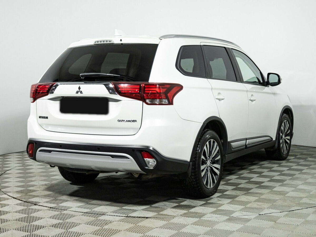 Mitsubishi Outlander с пробегом — 2018 год. Фото: #3