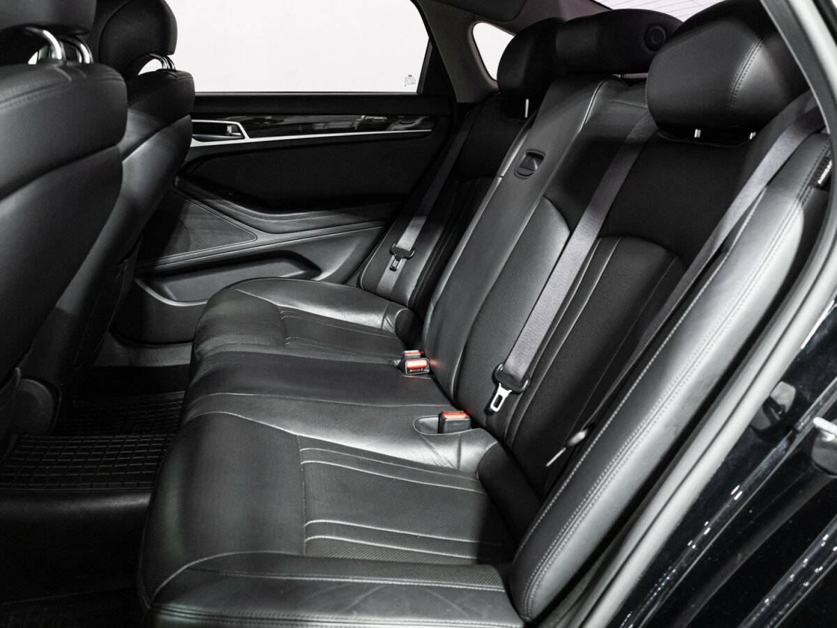 Hyundai Genesis с пробегом — 2015 год. Фото: #7