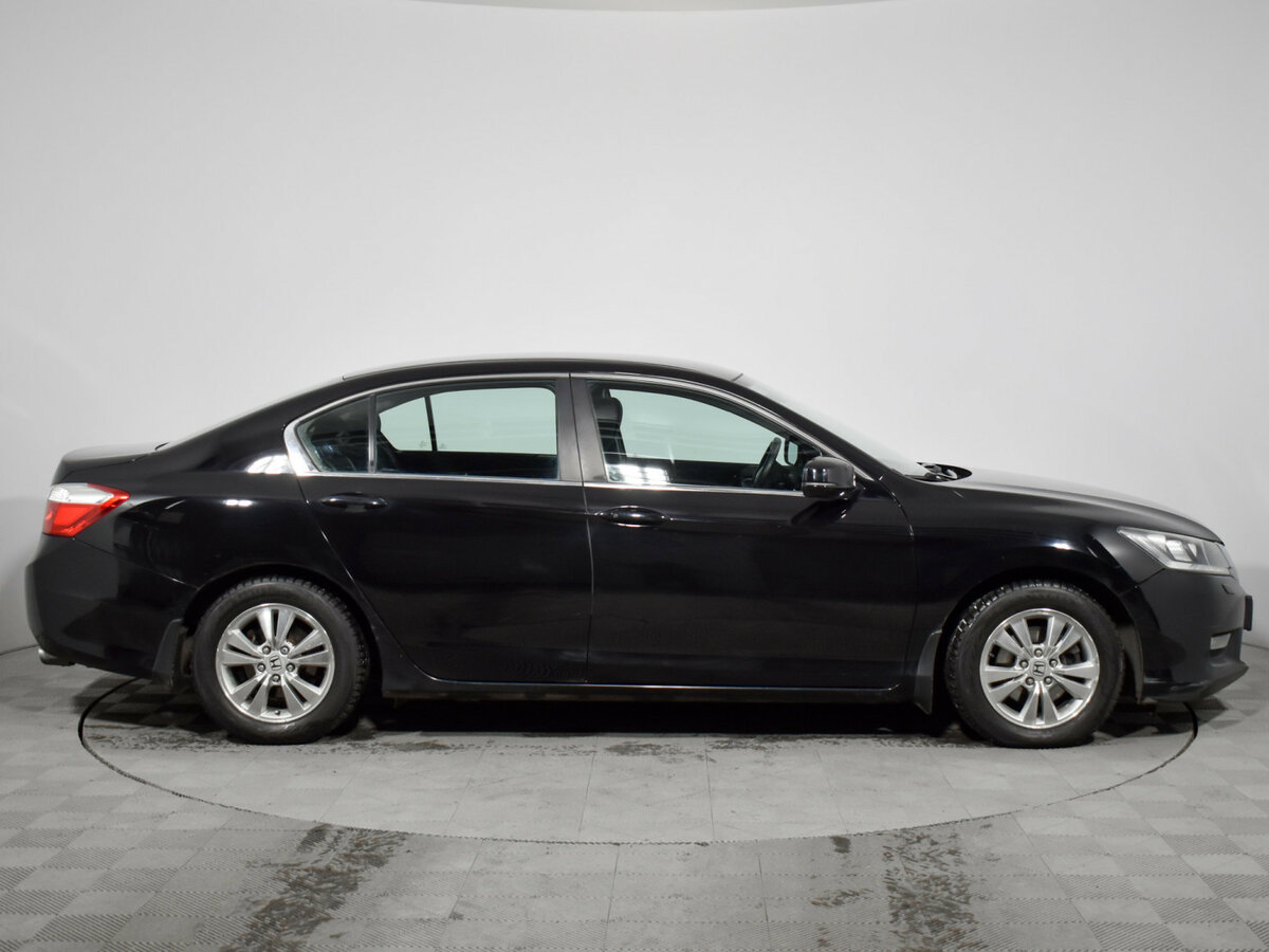 Honda Accord с пробегом — 2013 год. Фото: #3