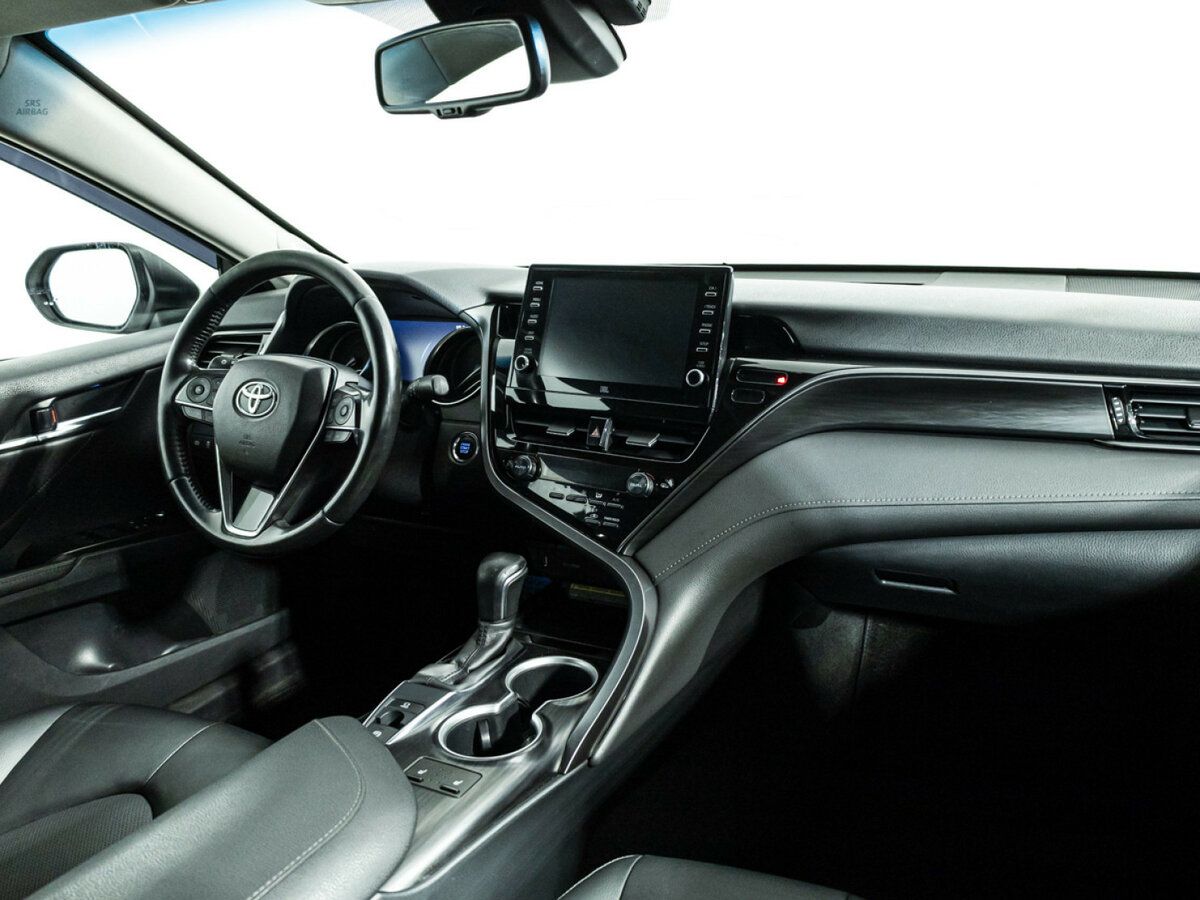 Toyota Camry с пробегом — 2021 год. Фото: #8