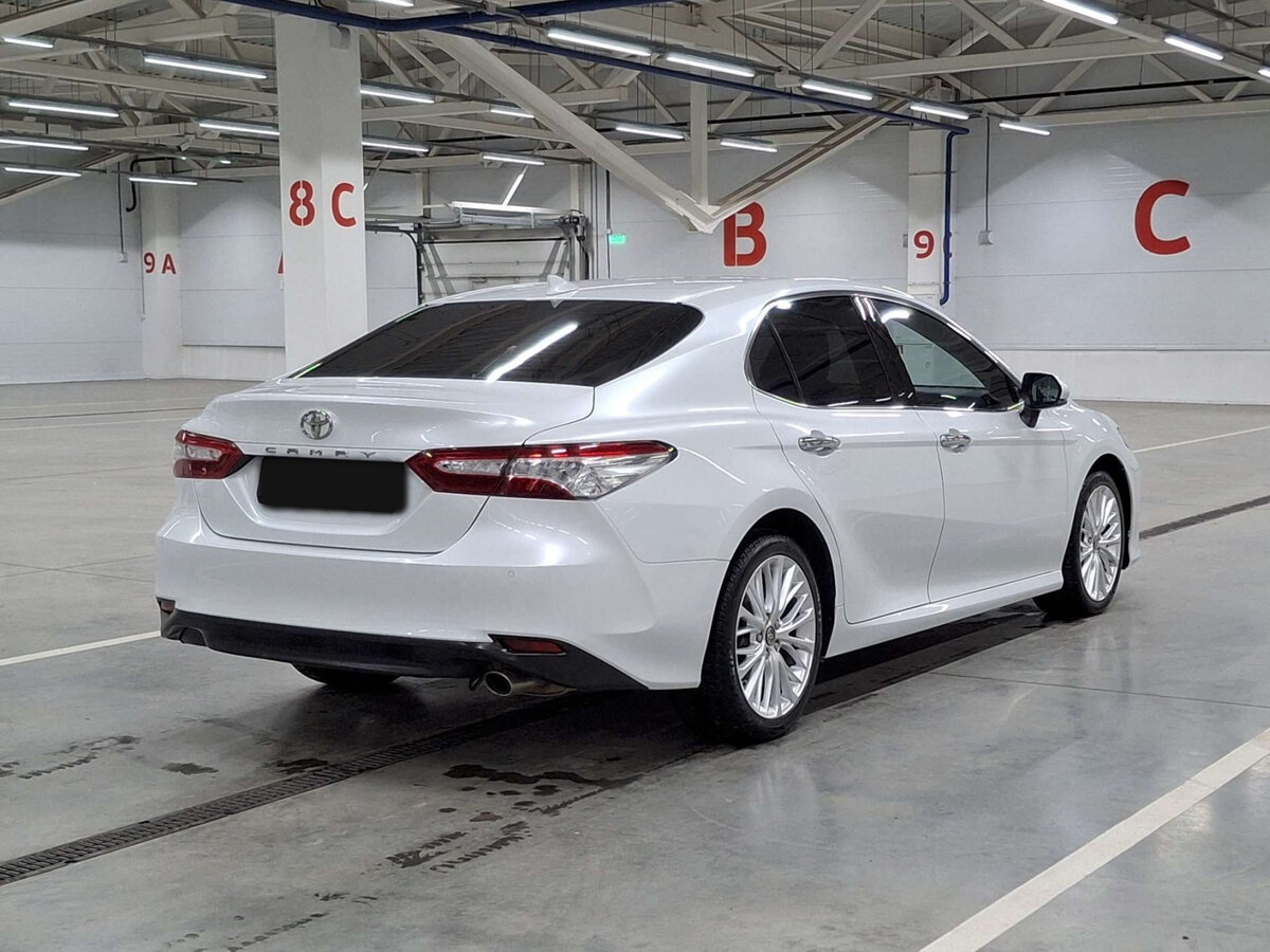 Toyota Camry с пробегом — 2020 год. Фото: #4