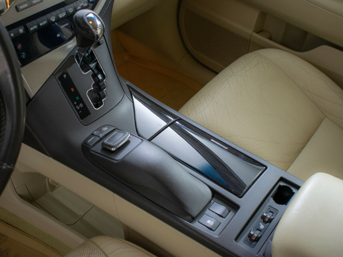 Lexus RX с пробегом — 2015 год. Фото: #13