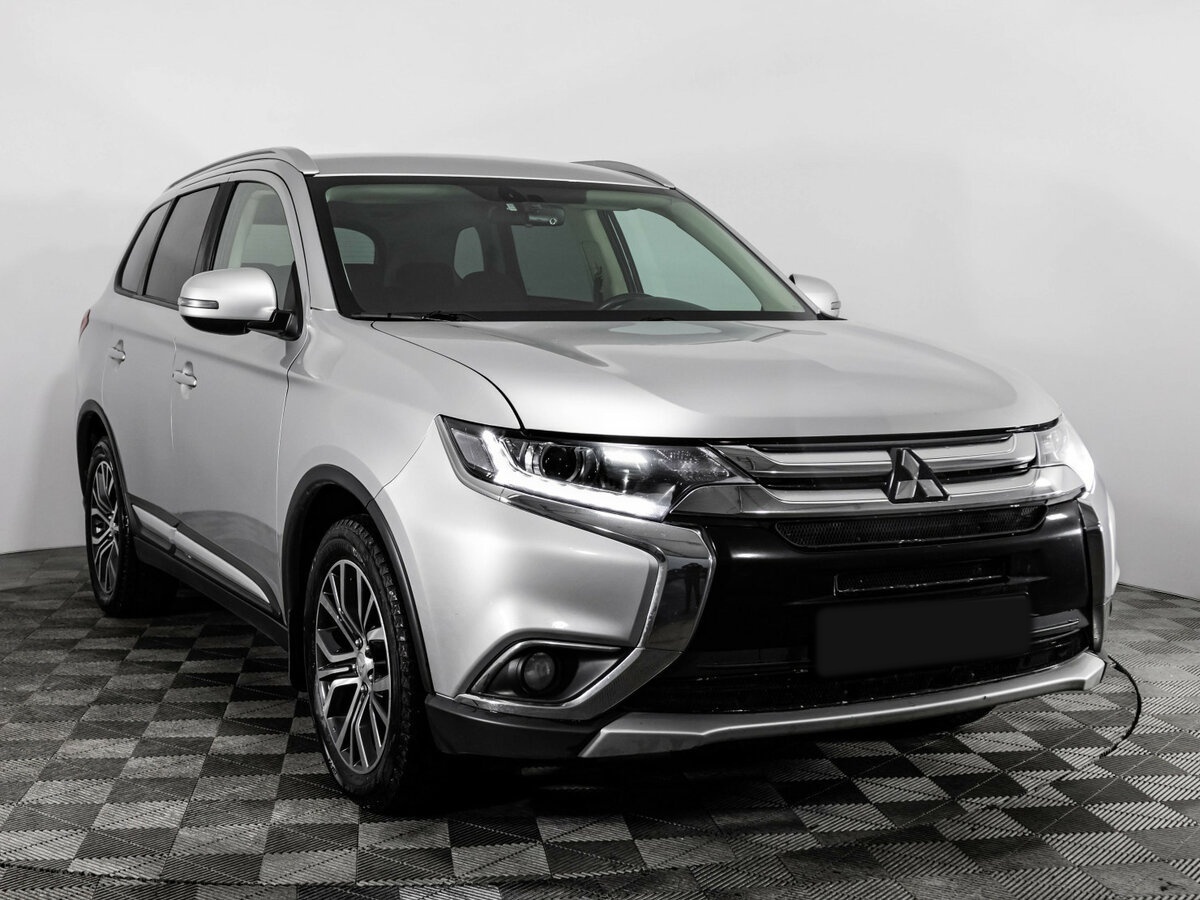 Mitsubishi Outlander с пробегом — 2018 год. Фото: #2