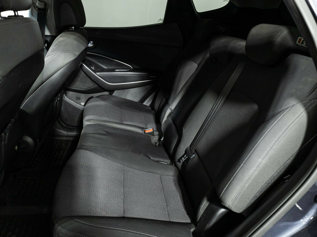 Hyundai Santa Fe с пробегом — 2012 год. Фото: #9