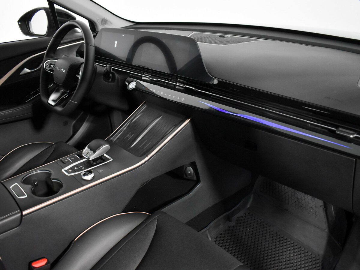 OMODA C5 с пробегом — 2024 год. Фото: #12