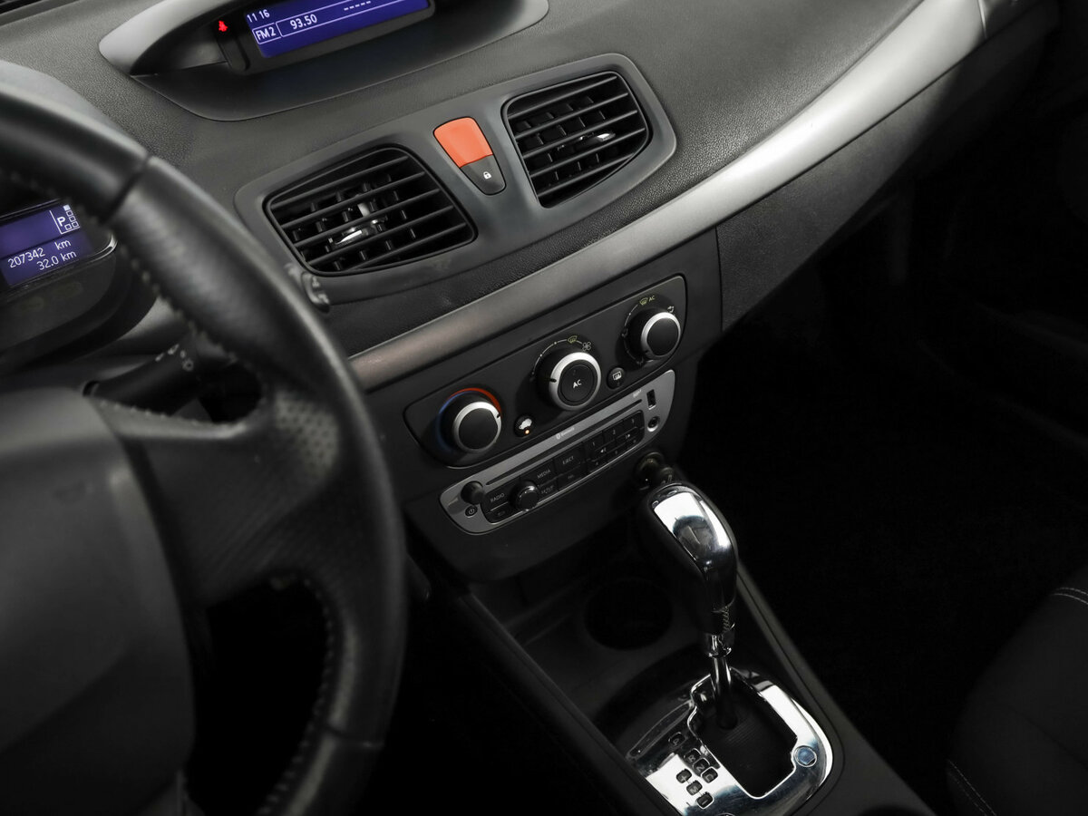 Renault Fluence с пробегом — 2014 год. Фото: #14