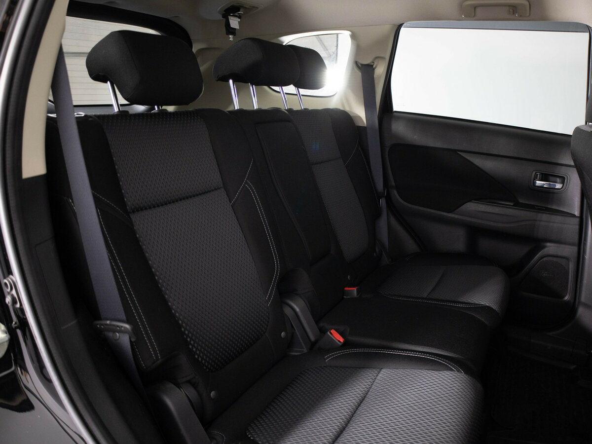Mitsubishi Outlander с пробегом — 2020 год. Фото: #8