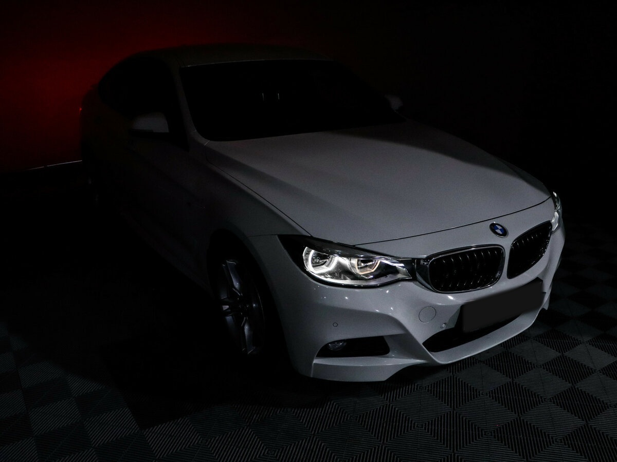 BMW 3 серии с пробегом — 2018 год. Фото: #14