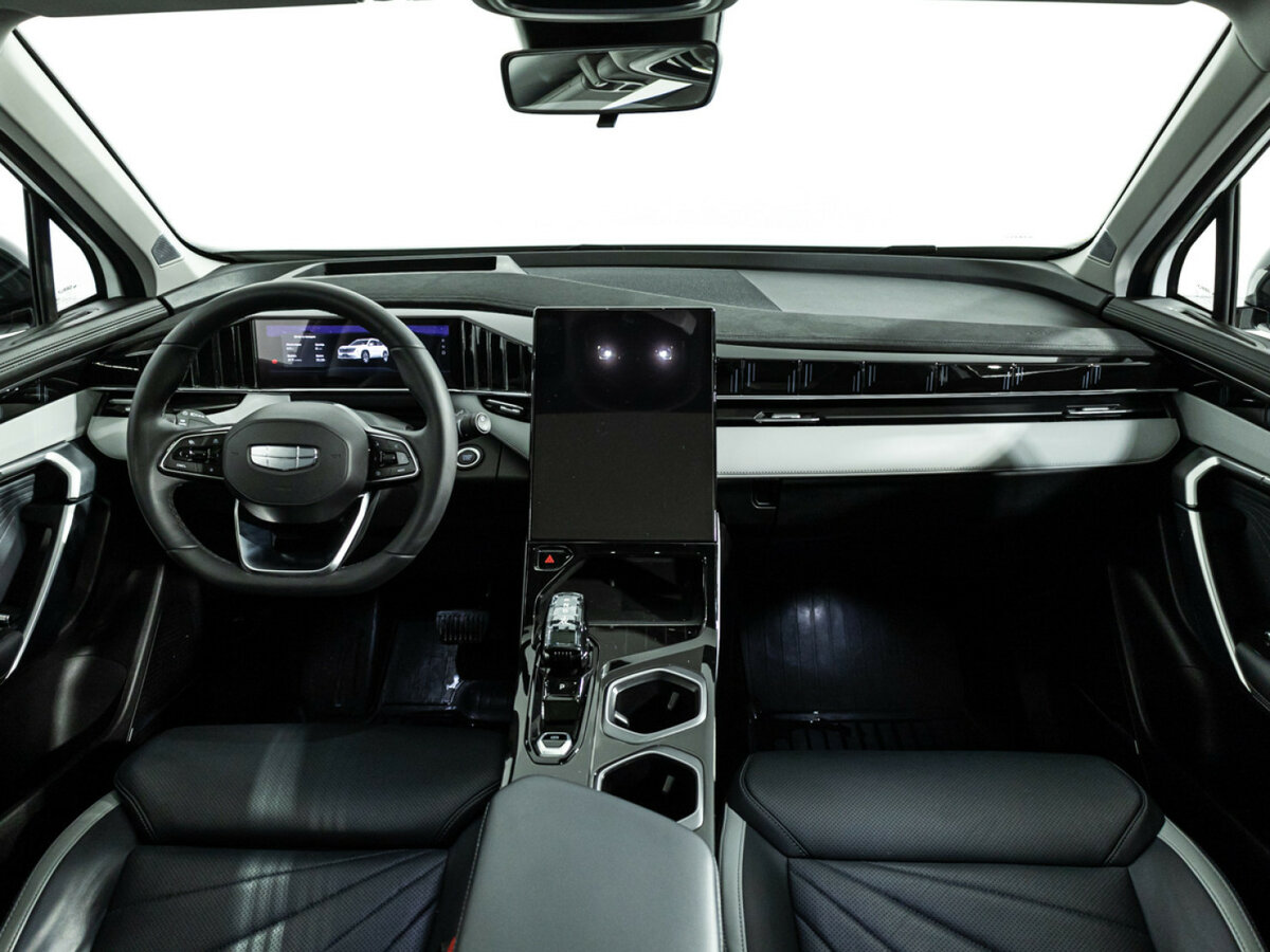 Geely Atlas с пробегом — 2024 год. Фото: #10