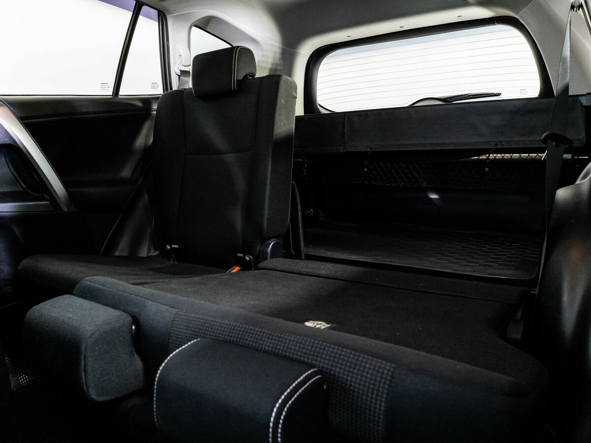 Toyota RAV4 с пробегом — 2018 год. Фото: #19