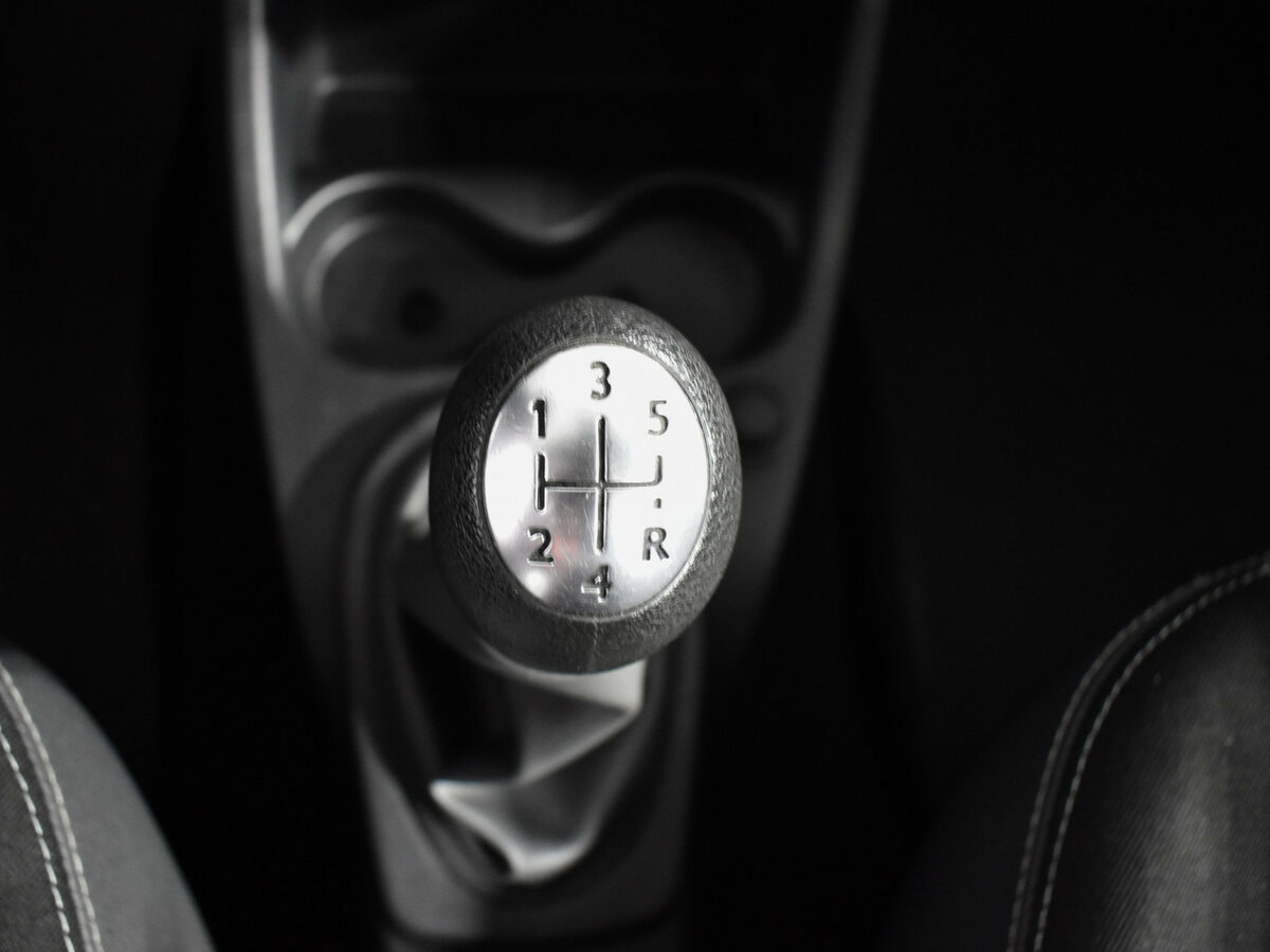 Renault Sandero с пробегом — 2014 год. Фото: #14