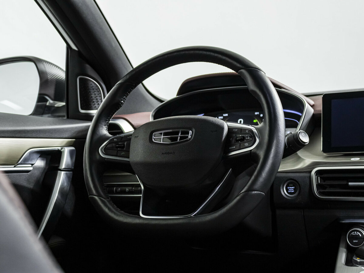 Geely Coolray с пробегом — 2022 год. Фото: #7