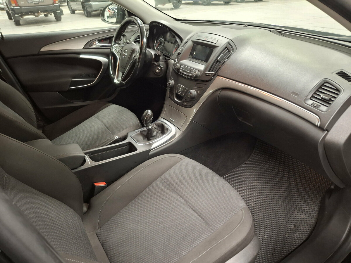 Opel Insignia с пробегом — 2013 год. Фото: #10