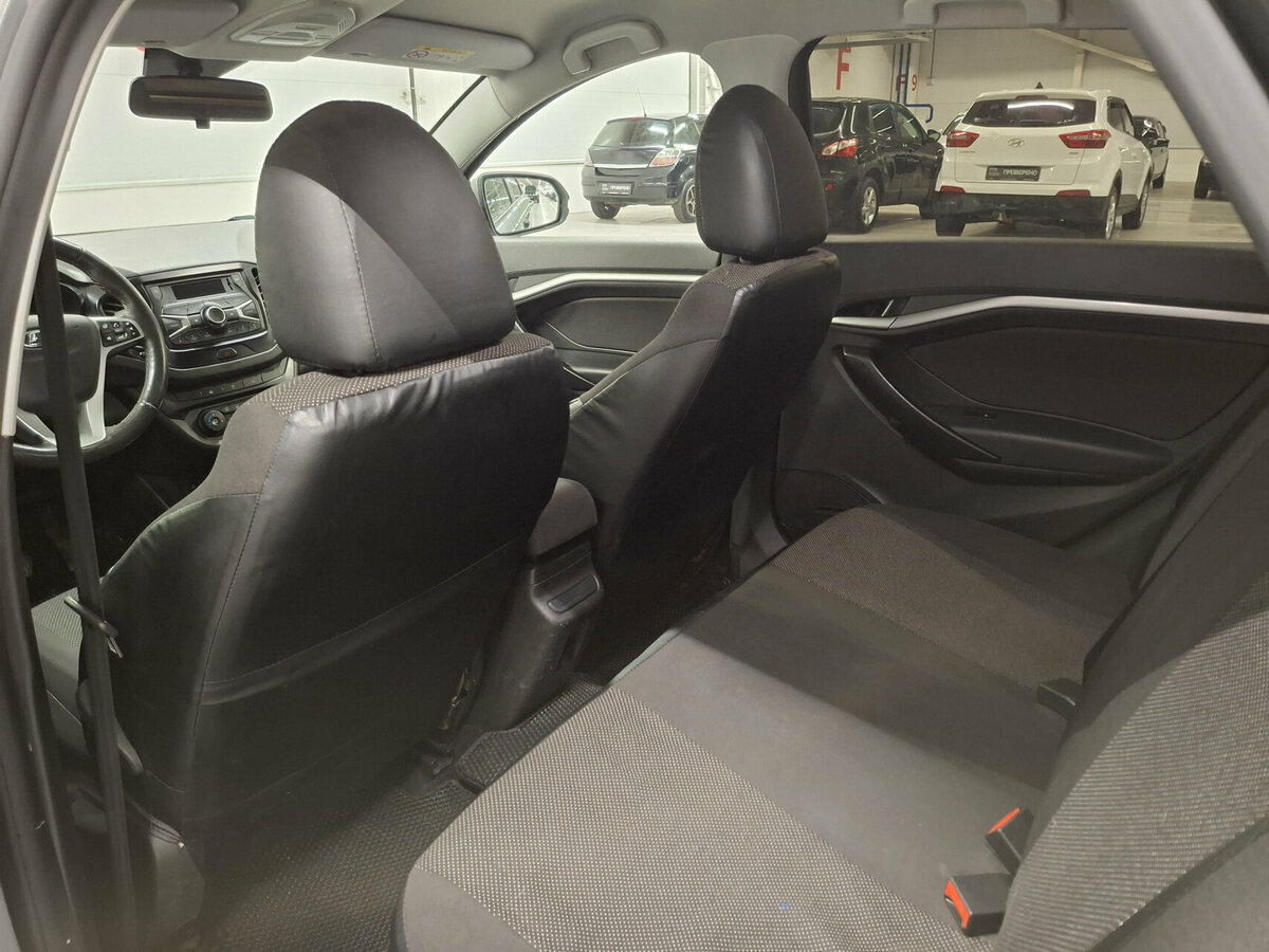 Lada (ВАЗ) Vesta с пробегом — 2021 год. Фото: #10