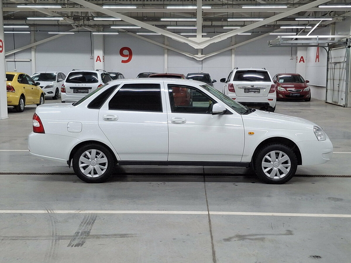 Lada (ВАЗ) Priora с пробегом — 2017 год. Фото: #3