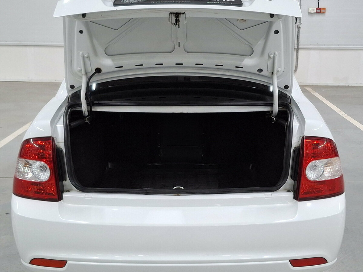 Lada (ВАЗ) Priora с пробегом — 2017 год. Фото: #9